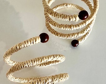 Organic Modern Napkin Rings - Set of 4 -  Spiral Boho - Metal Frame