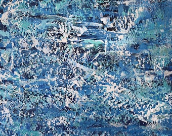 Puede incluir: Una pintura abstracta que presenta una composición densa y en capas de varios tonos de azul, incluyendo azul marino, azul real y cian claro, intercalados con reflejos blancos brillantes y acentos gris oscuro, creando una superficie texturizada.