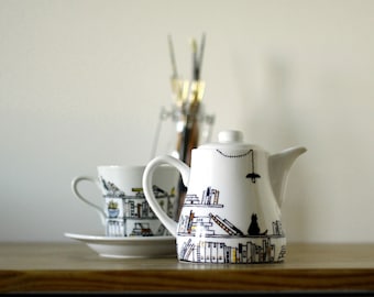Hand painted small teapot  -  Book A Holic with cat and bird -  Porcelain - 17oz / 483ml