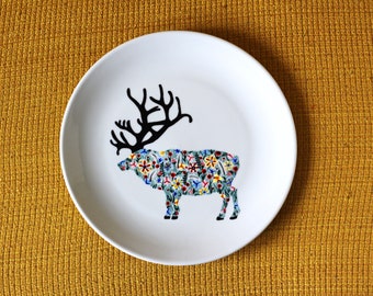 Hand painted decorative ceramic plate - wildflower deer