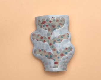 Spotty flower wall vase