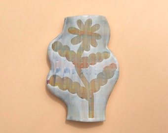 Dancing flower wall vase