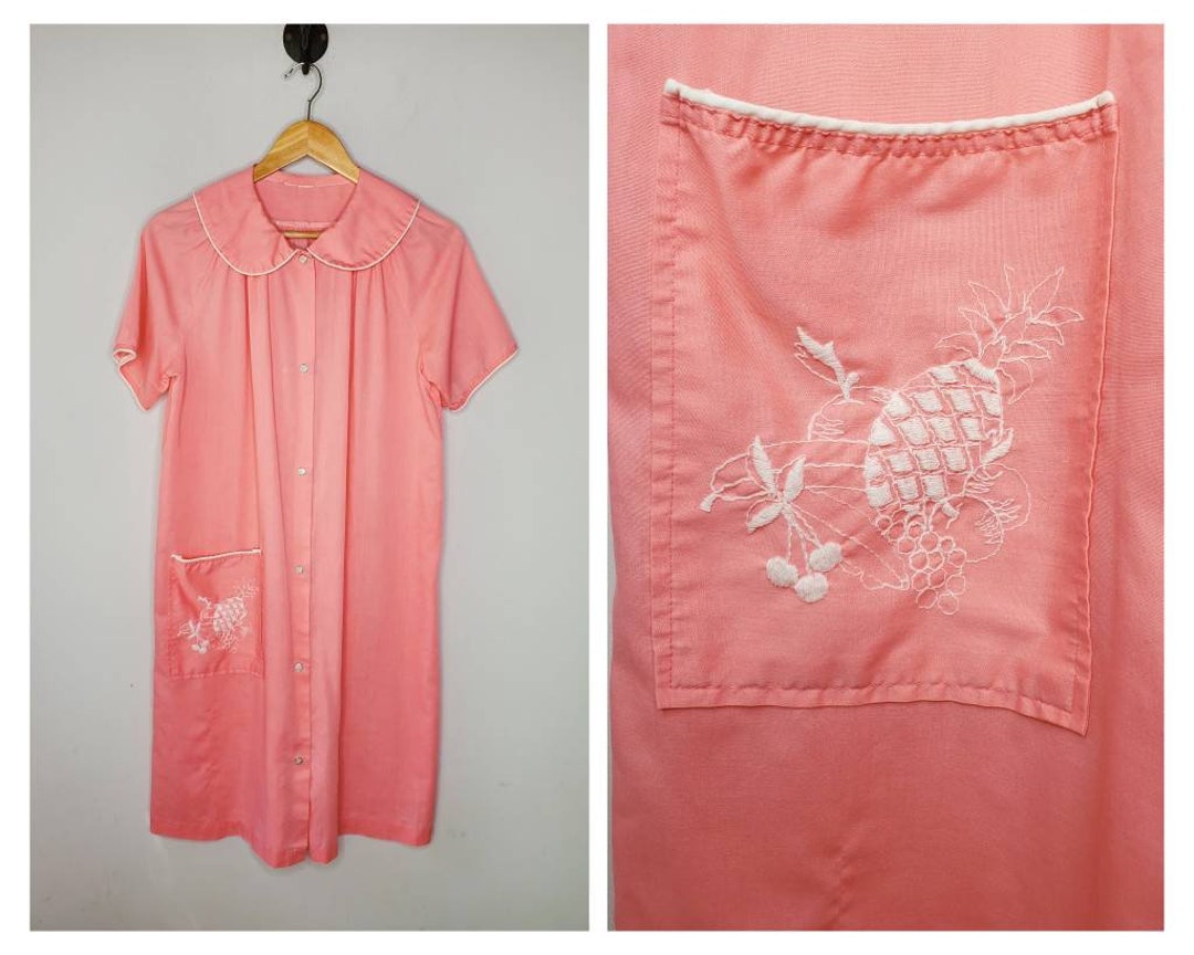 Vintage 60s Retro Pink Pineapple Embroidered Snap Button Nightgown Sz