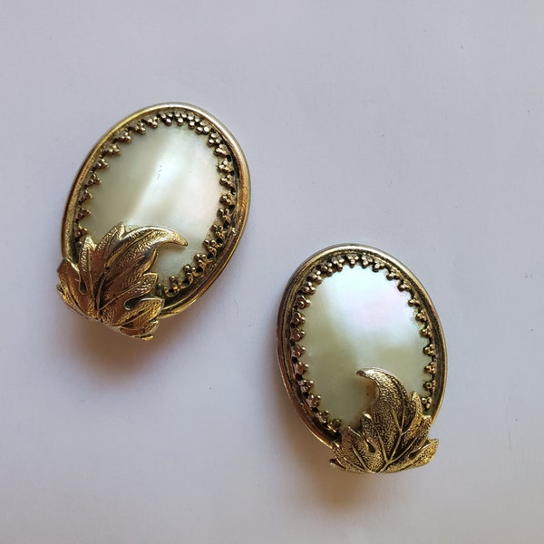 Vintage Signed Whiting & Davis Mother of Pearl Leaf Silvertone Oval Clip-on Earrings