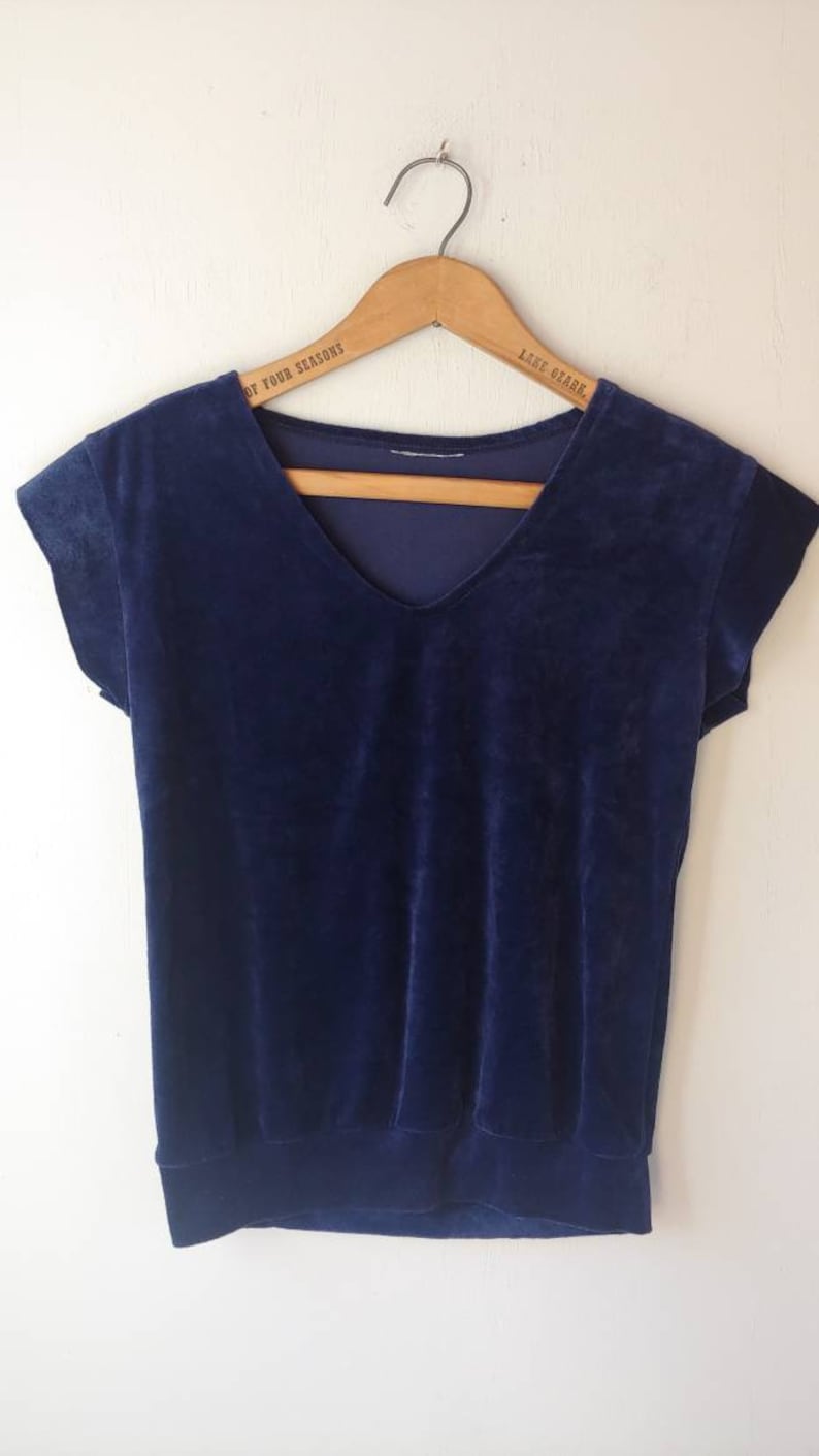 Vintage 70s Retro Royal Blue Velour V-neck Short Cap Sleeve Top Women/'s Size Small XS