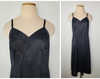 Vintage des années 60 noir Munsingwear 36 grande taille, coupe en biais, robe de lingerie en nylon de base, taille moyenne