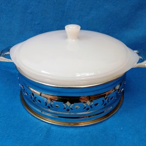 Vintage Glasbake Casserole 1 1/2&quot; Quart White Oval Dish 9J-512 White Top and Cooling Ring