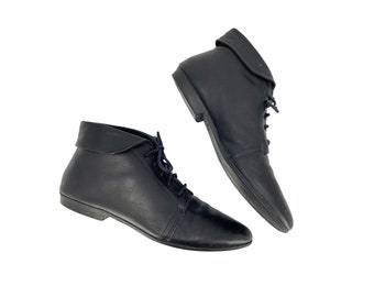 Size 7.5 Black Leather Lace Up Ankle Boots // 90s Leather Ankle Booties // Black Leather Ankle Boots // 1254