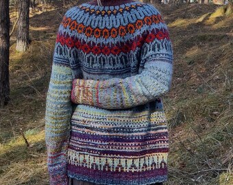 Handgestrickter isländischer übergroßer unisex Pullover aus Merinowolle und KidMohair mit einem hellen Sonnenaufgang farbiges Fair Isle Muster