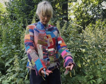 Handgestrickte Patchwork Cardigan aus Wolle im Boho Style