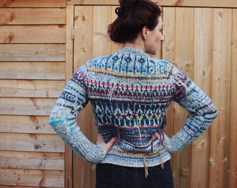 Handgemachte grau und blau gestreifte Strickjacke aus Merino und gemischter Wolle für Frauen