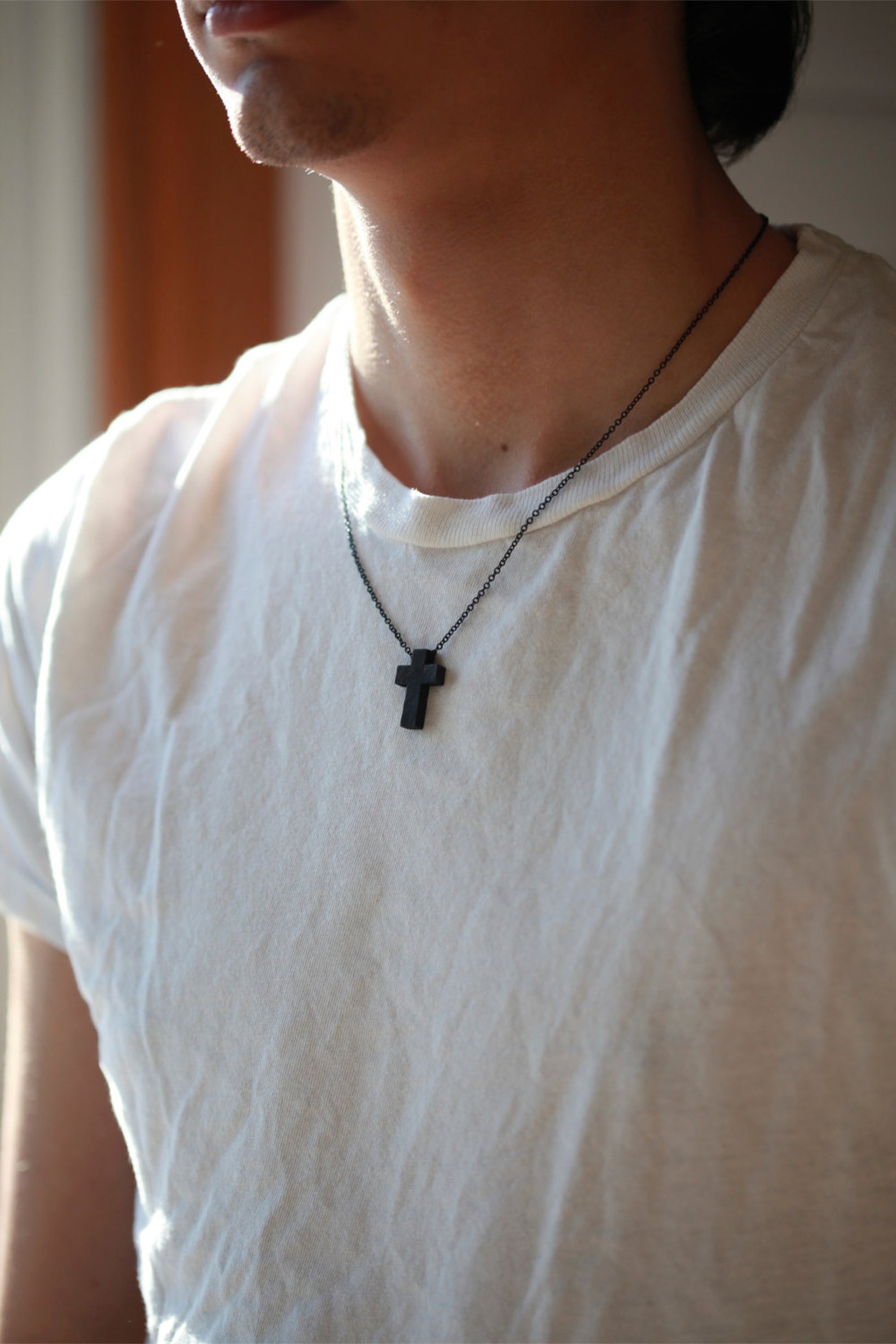 mens wooden cross necklace        <h3 class=