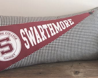 pennant pillow. Swarthmore College vintage pennant. school pennant. school spirit. graduation. student. alumni.