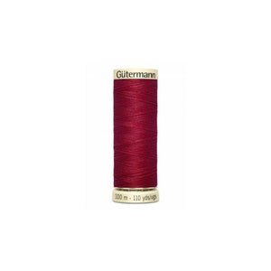 Può includere: Un'bobina di filo rosso Gutermann da 100 metri o 110 yarde.
