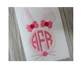 Bunny Embroidery Design, Easter Bunny with bows applique, 3 sizes, Holiday design, Monogram frame, no fonts included