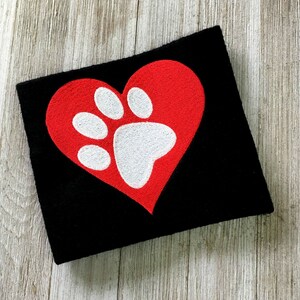 Paw Print Heart Machine Embroidery Design, filled stitch paw print design, animal embroidery, dog design, cat design, pet design 7 sizes