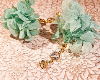 Earrings gold brass resin preserved flowers hydrangea pastel green gypsophila for women handmade butterfly pattern