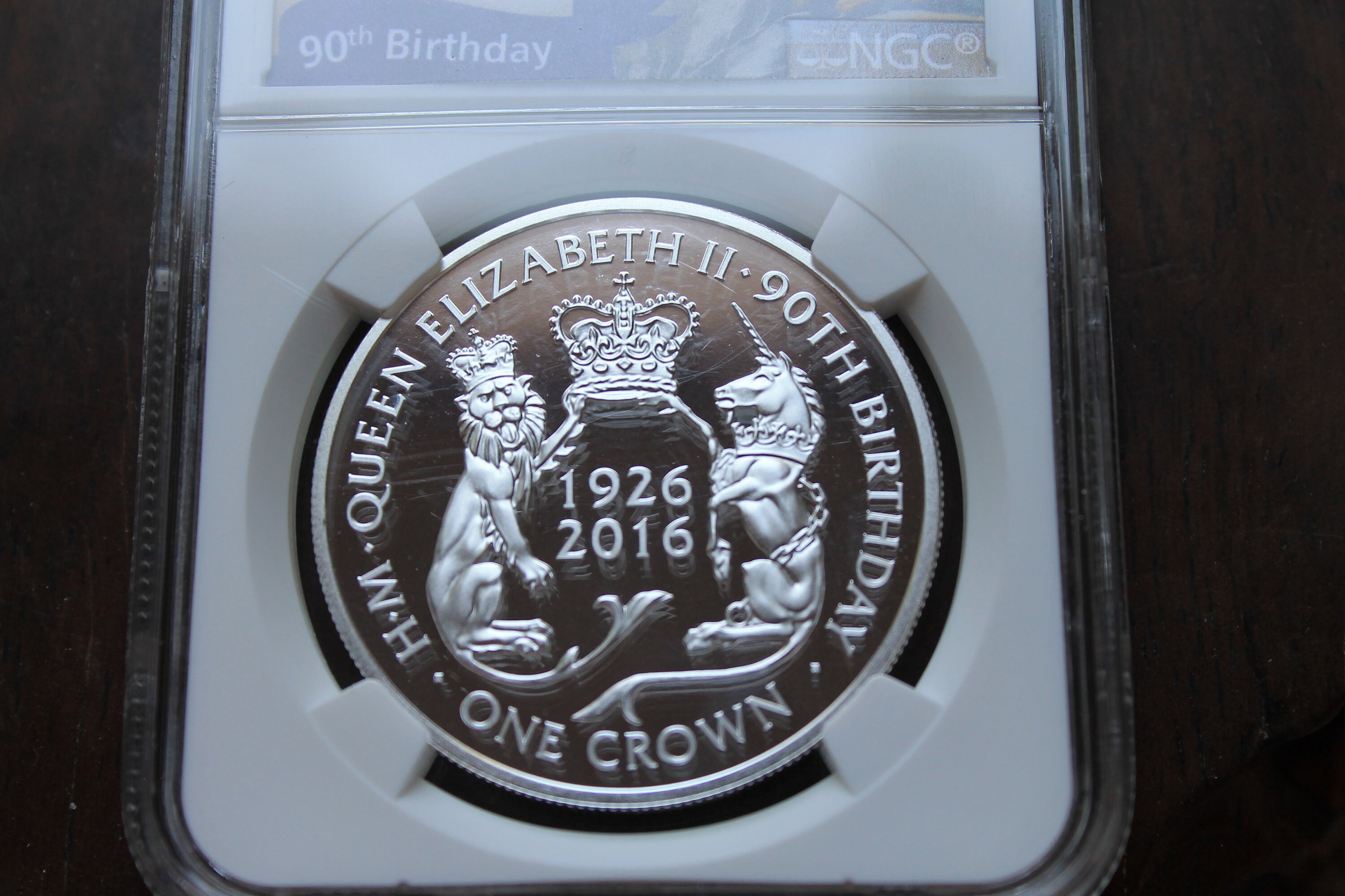 2016年エリザベス女王90歳の誕生日記念銀貨PF70 最初に鋳造された750枚