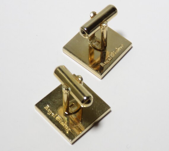 Royal Windsor Cufflinks and Tie Bar Gold-tone Vin… - image 4