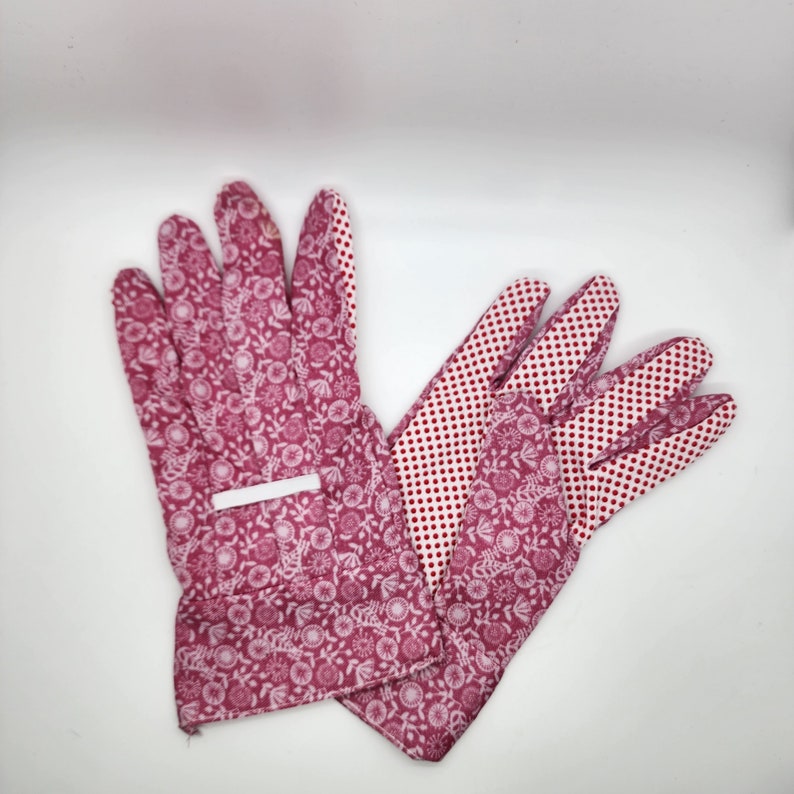 personalized garden gloves - pink floral glove design