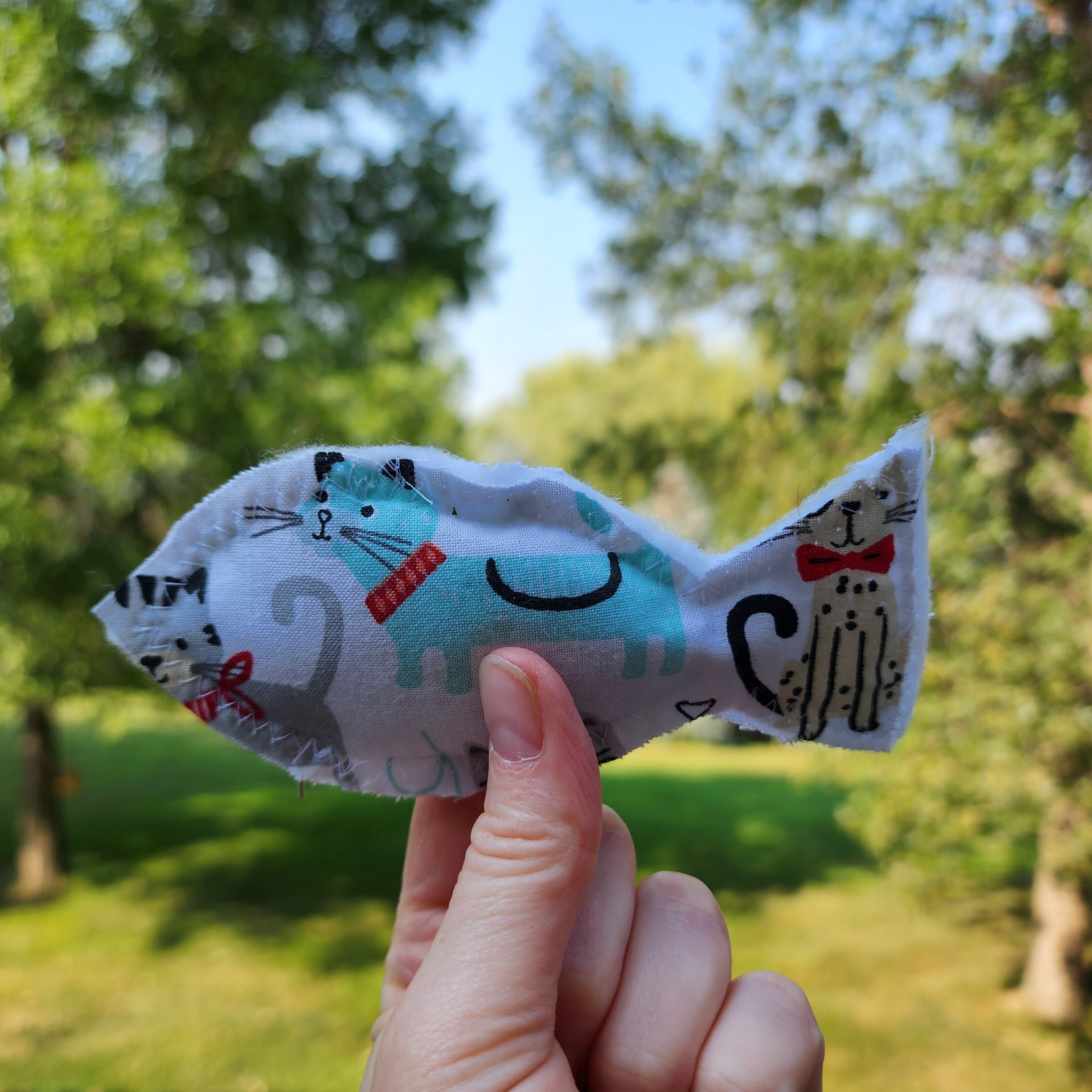 Organically Grown Catnip Fish Toy Trio - Whimsical "Daily Catch" Cat Toy Gift Set - Irresistible Fun for Your Feline Friend
