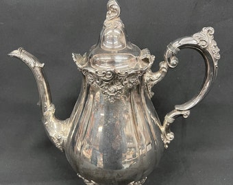 Wallace Silverplate BAROQUE Coffee Pot #282, 8 3/4"