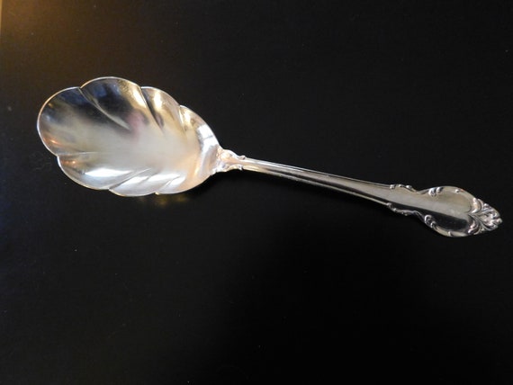 International Holmes Edwards SILVER FASHION 1957 Casserole Spoon