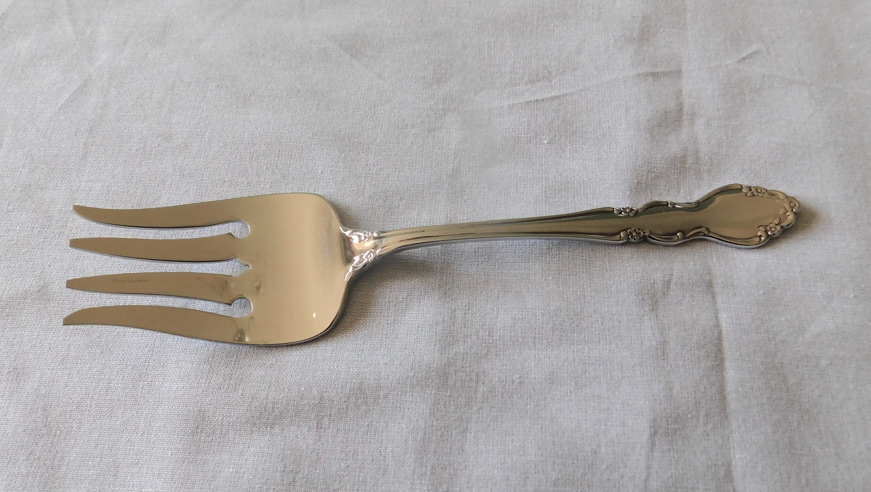Oneida Silver Satin Easton Cold Meat Serving Fork 1244175