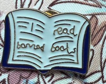 I Read Banned Books Enamel Pin – Freedom to Read, Book Lover Gift, Anti-Censorship Pin for Readers, Librarians & Teachers and Book Core
