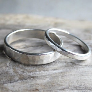 Sterling Silver Couples Ring Set: Hammered Wedding Bands, His & Hers 4mm 2mm