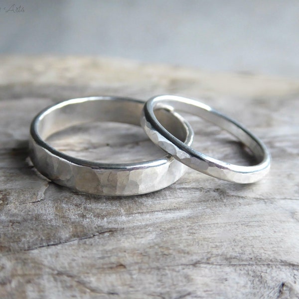 Couples Ring Set Sterling Silver, His and Hers Promise Rings Engagement Set, Minimalist Hammered Matching Couples Wedding Bands 4mm & 2mm