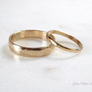 14k Gold Fill Couples Ring Set: Minimalist Hammered Matching Wedding Bands 4.5mm 2mm
