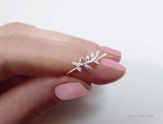 Pink Minimalist Silver Ring for Her Petunia Pink Sterling Silver Dainty Ring Flower Sterling Silver Ring Sieraden Ringen Midiringen 