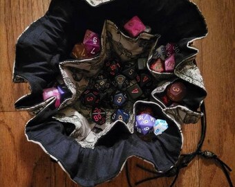 Dice bag of holding | 8 pockets | DND dice bag | D&D dice bag | with pockets | dungeon master | Dungeons and Dragons