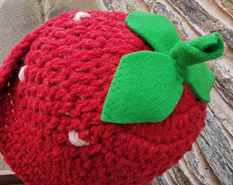 Knitted strawberry hat \ bucket hat / festival hat /beanie \ wool \ handmade \