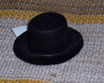 Felt top hat,3 inch oval.snowman hat,stiffened felt,plain,undecorated,black,doll,teddy,craft,winter,holiday,Christmas
