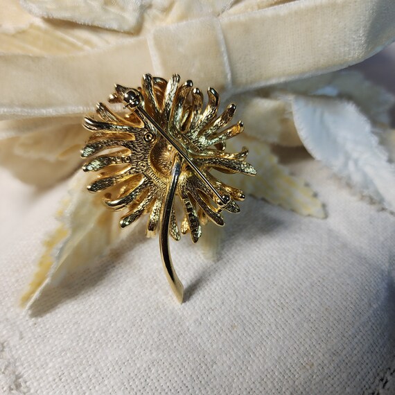 Vintage Boucher Gold Tone Chrysanthemumn Brooch R… - image 2