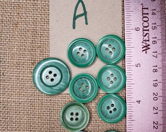 Additional green vintage plastic buttons