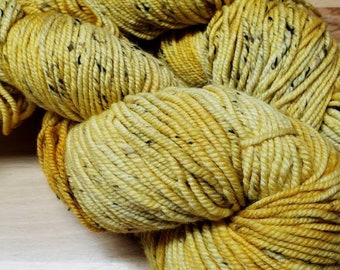 Worsted weight tweed yarn multiple colors US merino non superwash