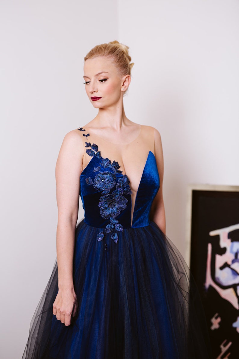 Blue ball gown, blue gown with open back, evening gown, colored bride, alternative bride dress, velvet and tulle dress image 3