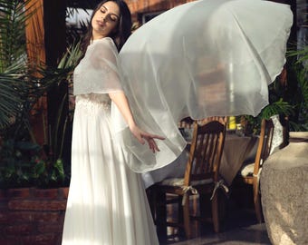 Mantella da sposa in chiffon con strascico, coprispalle da sposa