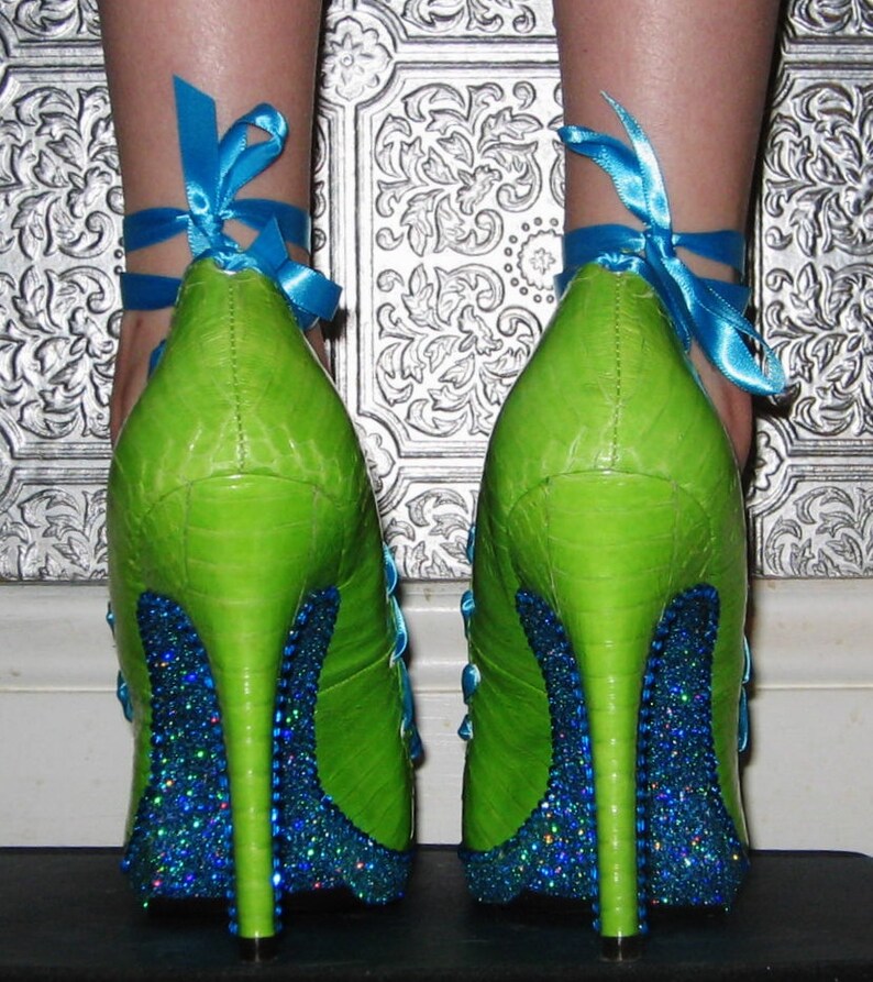 green ribbon heels