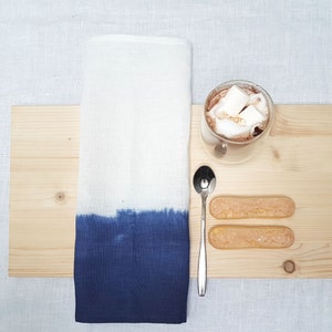 Natural linen napkin / Hand dyed ink blue Modern Dinner Napkins/ white natural linen image 3