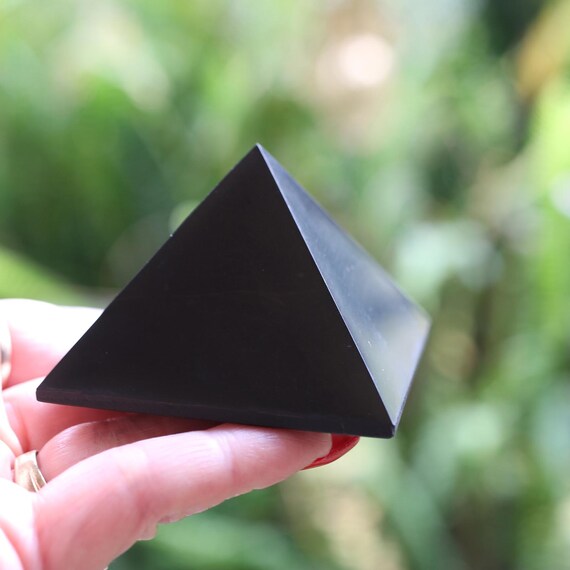 Karelia  Shungite Pyramid ONE 60mm 2.4 inch BETTER Than Orgone EMF Protection