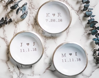 Wedding Ring Dish / Personalized Wedding Ring Holder / Initials & Date Jewelry Dish / Wedding Gift for the Couple / Engagement Ring Dish