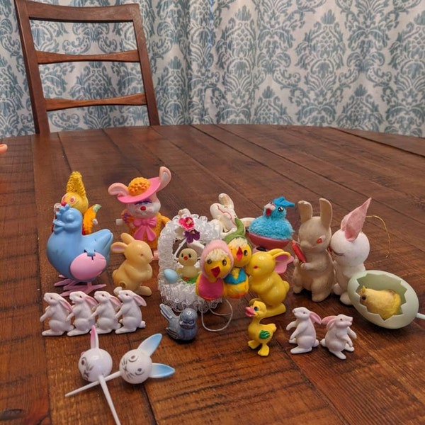 Lot of Easter Decor Wind-up Easter Toys Wind-up Chicken Wind-up Bunny Celluloid Easter Cake Toppers Ceramic Bird Felt Bunny Plant Decor Bird