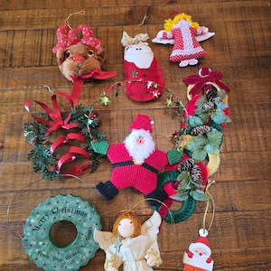 Lot of Vintage Handmade Christmas Ornaments Merry Christmas Angel Reindeer Door knob Cover Metal Wreath Crochet Santa