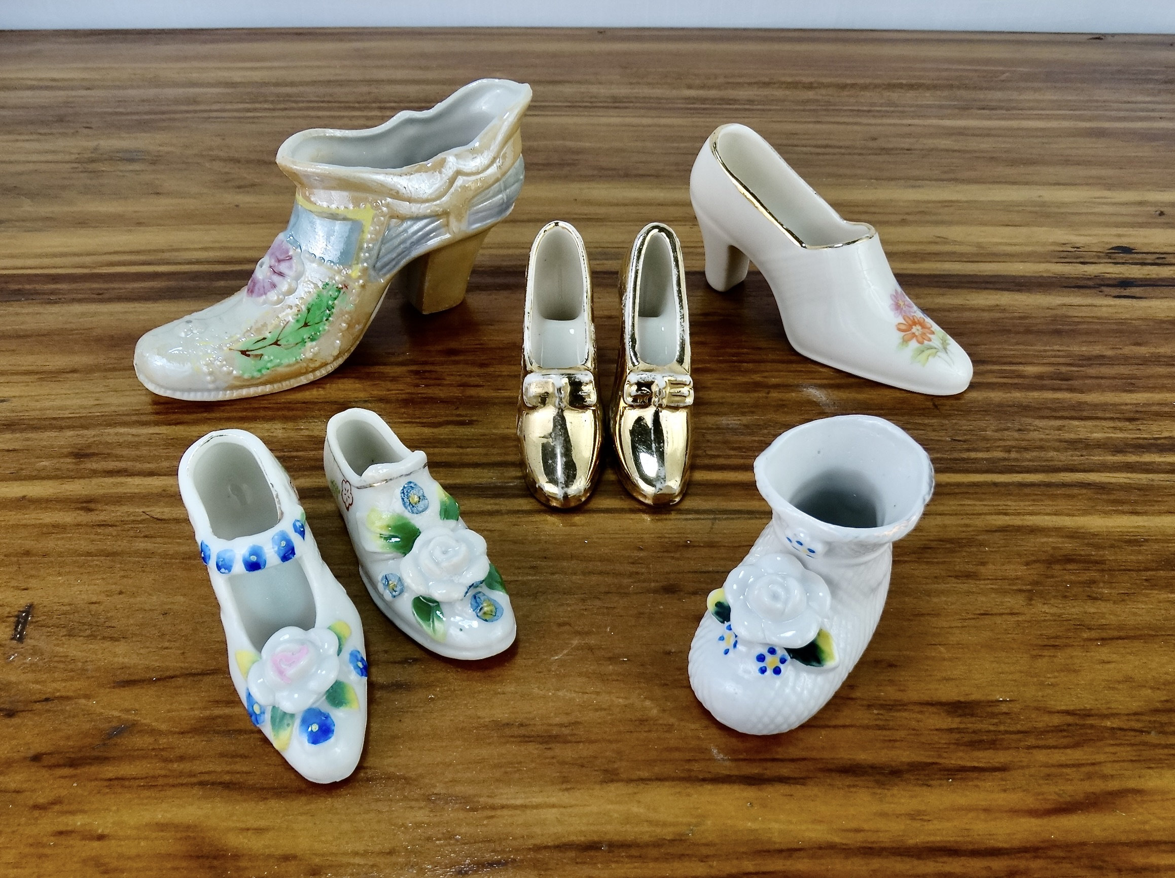 Set of 7 Miniature Shoes - Porcelain Ceramic - 1930s / 1940s - Etsy, image size:2317x1732