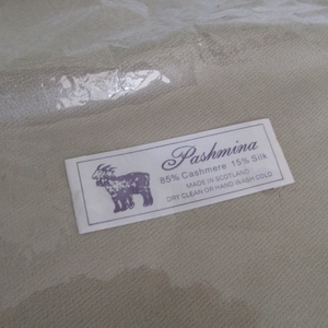 Two to Choose Pashmina 85 Cashmere 15 Silk Made in Scotland NIP Tan Taupe Rose Pink Womens Fashions