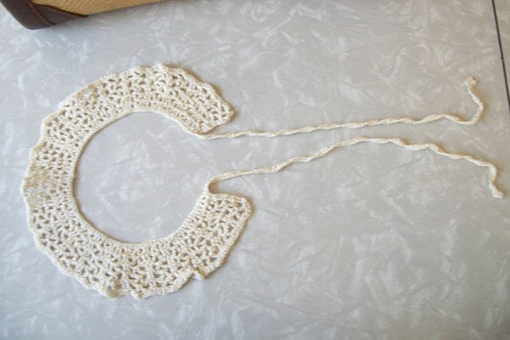 Vintage Womens Hand Crocheted Dettachable Collar … - image 4